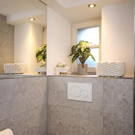 Wohnen Auf Der Historischen Stadtmauer Im Herzen Von * דטמולד