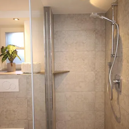 Wohnen Auf Der Historischen Stadtmauer Im Herzen Von דירה