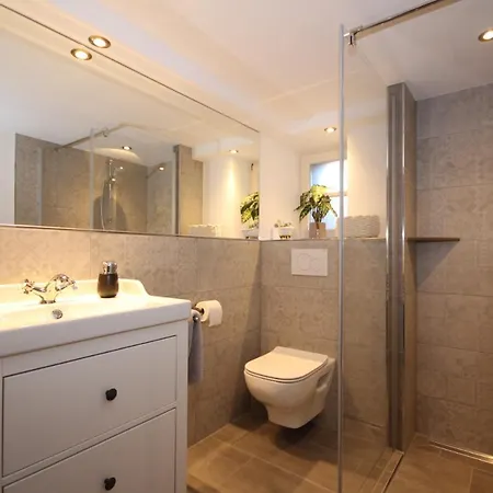 Wohnen Auf Der Historischen Stadtmauer Im Herzen Von דירה *