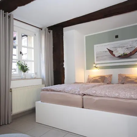 Wohnen Auf Der Historischen Stadtmauer Im Herzen Von דטמולד