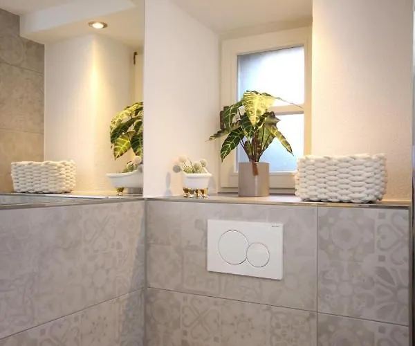 Wohnen Auf Der Historischen Stadtmauer Im Herzen Von * ديتمولد